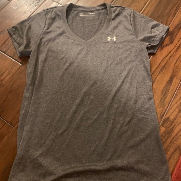 Under Armour Tops - Under Armour Women's Tech V-neck T-shirt